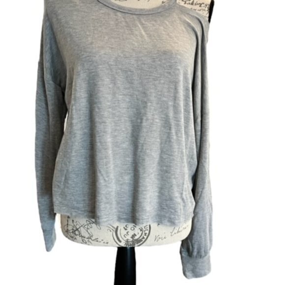 BUNDLE 3 FOR $18- NWT Inspired Hearts Grey Sweatshirt Off Shoulder Junior MED - Picture 2 of 12